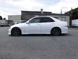 2002 Toyota Altezza RS200 Z Edition Pearl Sedan for sale, Japanese used car export - photo 4 of 22 | GULJI TRADERS
