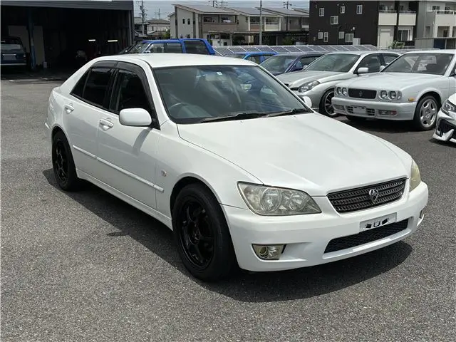 2003 Toyota Altezza AS200 Wise Selection II Pearl Sedan for sale, Japanese used car export | GULJI TRADERS