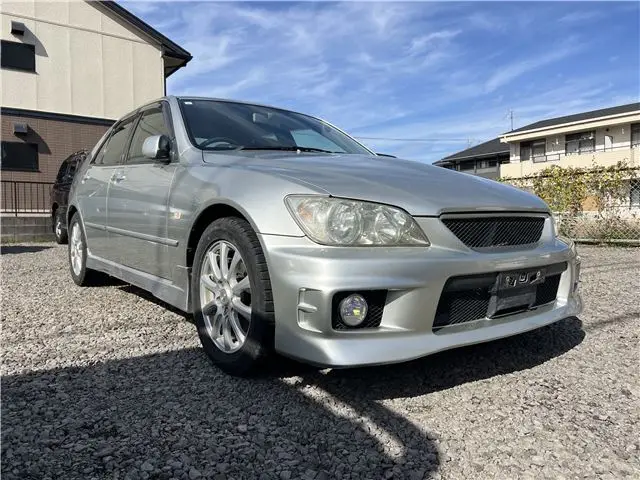 2003 Toyota Altezza RS200 Z Edition ★ 6-speed manual Silver Sedan for sale, Japanese used car export - photo 1 of 44 | GULJI TRADERS