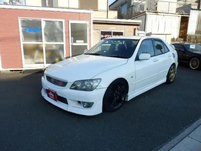 2004 Toyota Altezza 2.0 RS200 Z Edition White Sedan for sale, Japanese used car export - photo 1 of 37 | GULJI TRADERS