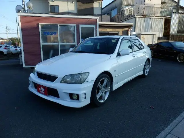 2004 Toyota Altezza 2.0 AS200 Z Edition Pearl Sedan for sale, Japanese used car export - photo 1 of 42 | GULJI TRADERS