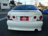 2004 Toyota Altezza 2.0 AS200 Z Edition Pearl Sedan for sale, Japanese used car export - photo 9 of 42 | GULJI TRADERS