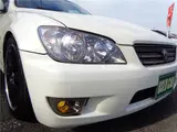 2004 Toyota Altezza AS200Z Edition (late model) White Sedan for sale, Japanese used car export - photo 37 of 42 | GULJI TRADERS