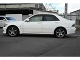 2004 Toyota Altezza 2.0 RS200 Limited II White Sedan for sale, Japanese used car export - photo 8 of 9 | GULJI TRADERS