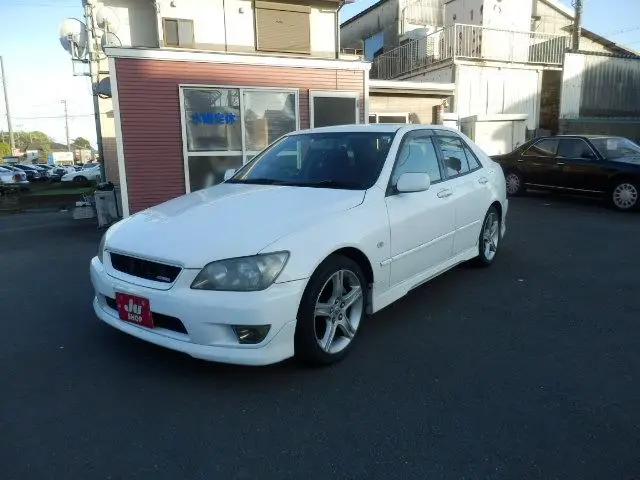 2005 Toyota Altezza 2.0 AS200 Z Edition White Sedan for sale, Japanese used car export | GULJI TRADERS