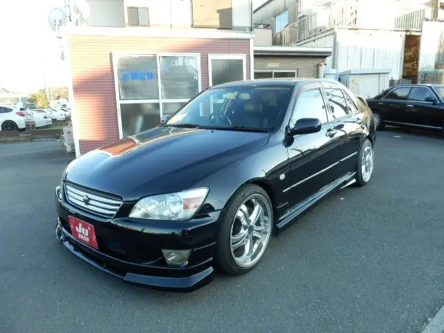 2005 Toyota Altezza 2.0 AS200 Wise Selection III Black Color changed Sedan for sale, Japanese used car export - photo 1 of 40 | GULJI TRADERS