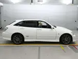 2002 Toyota Altezza Gita AS200 Z Edition White Sedan for sale, Japanese used car export - photo 3 of 12 | GULJI TRADERS