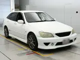 2002 Toyota Altezza Gita AS200 Z Edition White Sedan for sale, Japanese used car export - photo 5 of 12 | GULJI TRADERS