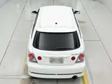2002 Toyota Altezza Gita AS200 Z Edition White Sedan for sale, Japanese used car export - photo 8 of 12 | GULJI TRADERS