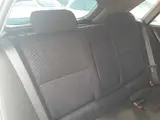 2002 Toyota Altezza Gita AS200 Z Edition White Sedan for sale, Japanese used car export - photo 11 of 12 | GULJI TRADERS