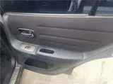2003 Toyota Altezza Gita 2.0 AS200 Z Edition Gray Sedan for sale, Japanese used car export - photo 46 of 50 | GULJI TRADERS