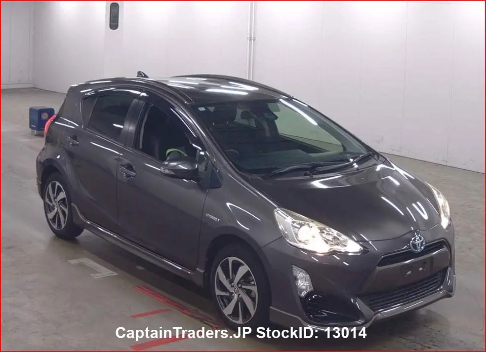 2016 Toyota Aqua - photo 1 2016 Toyota Aqua GRAY Sedan for sale, Japanese used car export | GULJI TRADERS