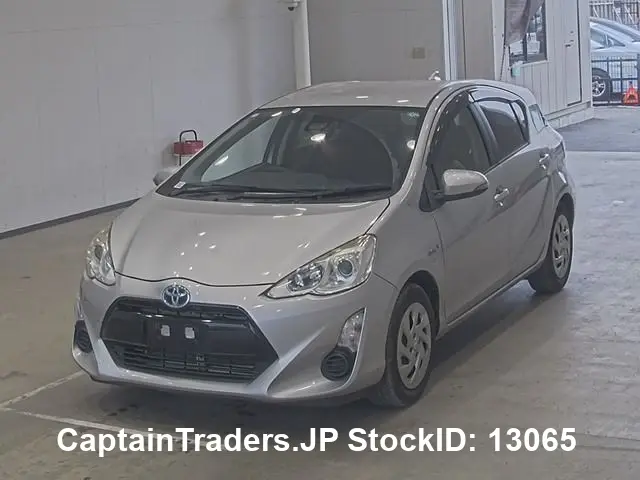 2017 Toyota Aqua White Sedan for sale, Japanese used car export - photo 1 of 22 | GULJI TRADERS