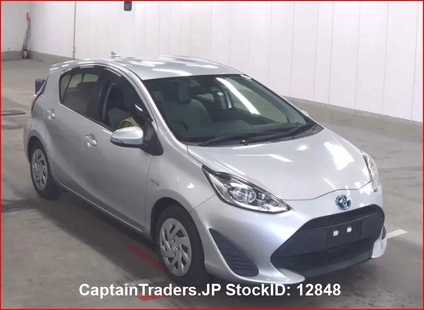 2018 Toyota Aqua - photo 1 2018 Toyota Aqua Silver Sedan for sale, Japanese used car export - photo 1 of 30 | GULJI TRADERS