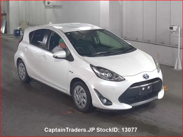 2019 Toyota Aqua - photo 1 2019 Toyota Aqua Pearl Sedan for sale, Japanese used car export | GULJI TRADERS