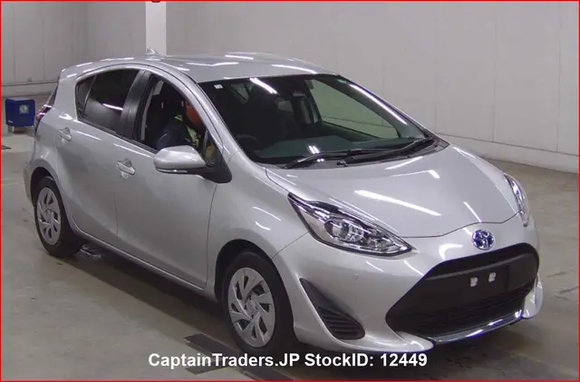 2021 Toyota Aqua - photo 1 2021 Toyota Aqua Silver Sedan for sale, Japanese used car export | GULJI TRADERS