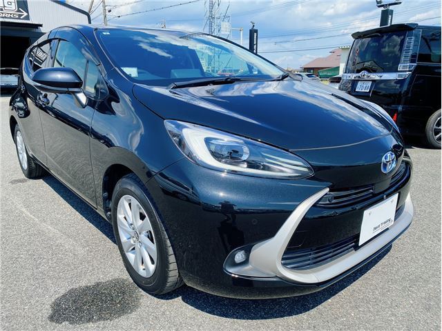 2021 Toyota Aqua Z - photo 1 2021 Toyota Aqua Z Sedan for sale, Japanese used car export - photo 1 of 44 | GULJI TRADERS