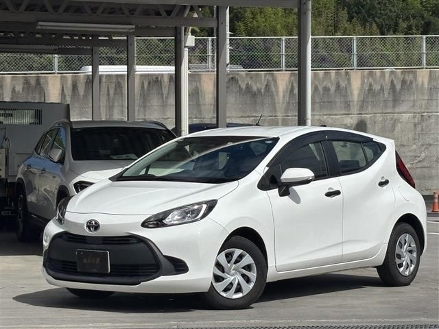 2021 Toyota Aqua 1.5 B - photo 1 2021 Toyota Aqua 1.5 B Sedan for sale, Japanese used car export - photo 1 of 29 | GULJI TRADERS