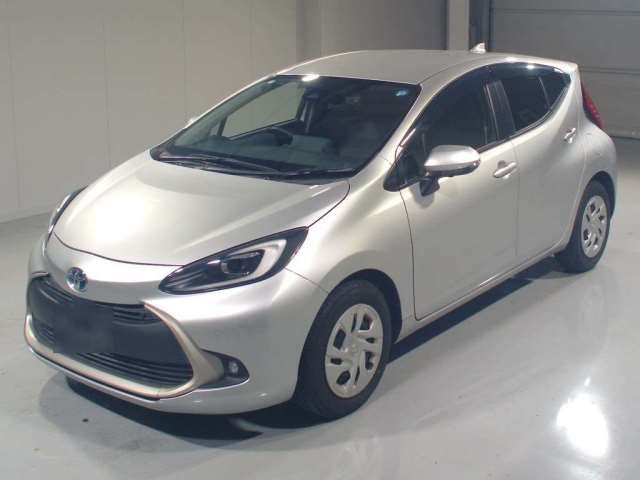 2021 Toyota Aqua G Sedan for sale, Japanese used car export - photo 1 of 8 | GULJI TRADERS