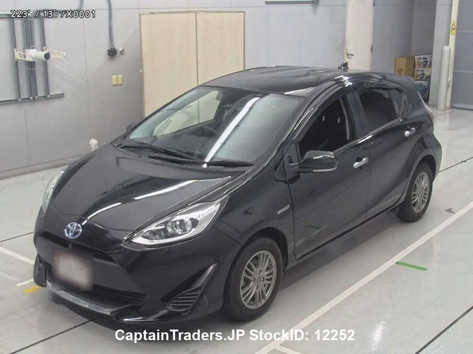 2021 Toyota Aqua - photo 1 2021 Toyota Aqua Black Sedan for sale, Japanese used car export - photo 1 of 30 | GULJI TRADERS
