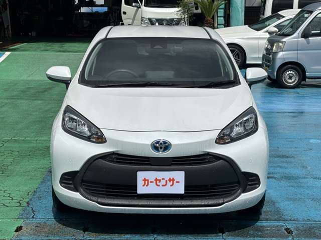 2022 Toyota Aqua 1.5 X Sedan for sale, Japanese used car export - photo 1 of 19 | GULJI TRADERS