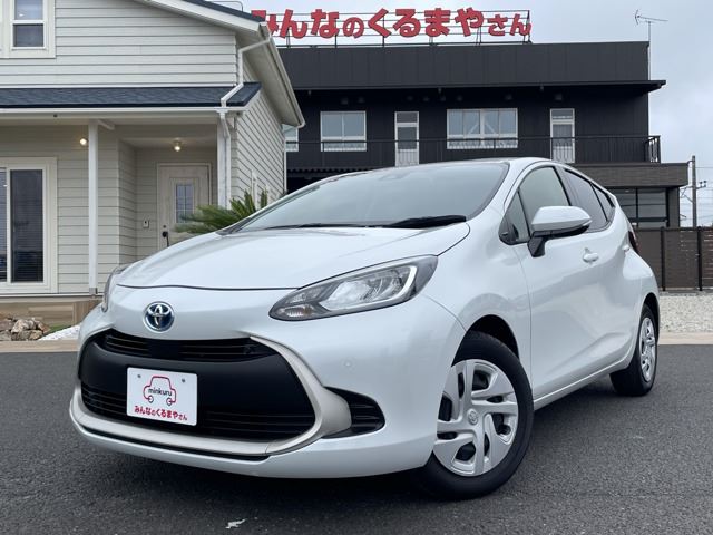 2022 Toyota Aqua 1.5 G - photo 1 2022 Toyota Aqua 1.5 G Sedan for sale, Japanese used car export - photo 1 of 79 | GULJI TRADERS