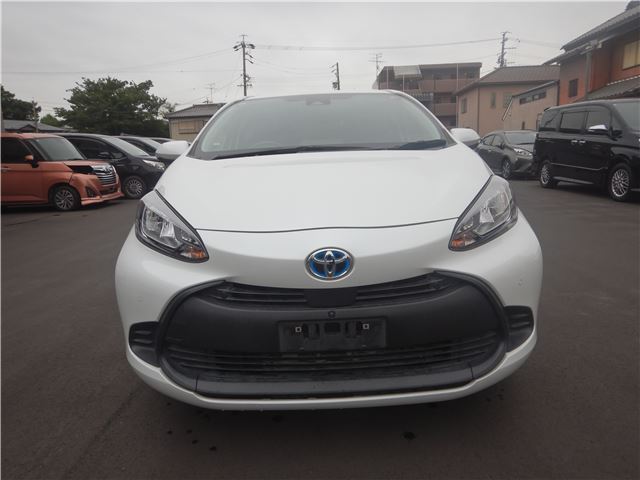 2022 Toyota Aqua X - photo 1 2022 Toyota Aqua X Sedan for sale, Japanese used car export - photo 1 of 40 | GULJI TRADERS