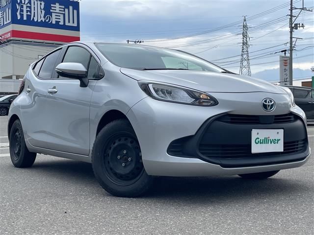 2022 Toyota Aqua X 4WD - photo 1 2022 Toyota Aqua X 4WD Sedan for sale, Japanese used car export - photo 1 of 23 | GULJI TRADERS