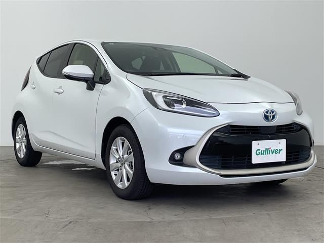2022 Toyota Aqua Z - photo 1 2022 Toyota Aqua Z Sedan for sale, Japanese used car export - photo 1 of 24 | GULJI TRADERS
