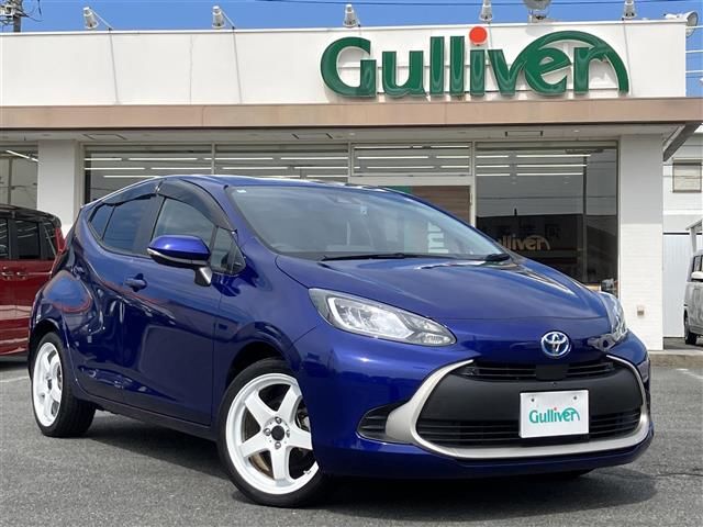 2022 Toyota Aqua G - photo 1 2022 Toyota Aqua G Sedan for sale, Japanese used car export - photo 1 of 24 | GULJI TRADERS