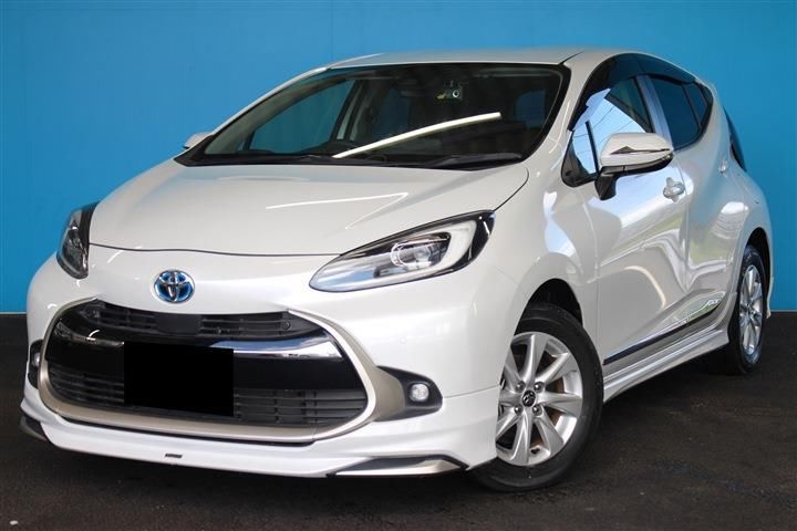 2022 Toyota Aqua 1.5 Z - photo 1 2022 Toyota Aqua 1.5 Z Sedan for sale, Japanese used car export - photo 1 of 30 | GULJI TRADERS