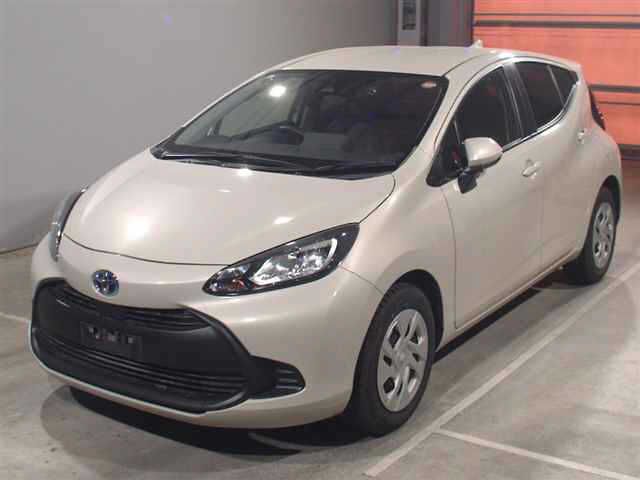 2022 Toyota Aqua X - photo 1 2022 Toyota Aqua X Sedan for sale, Japanese used car export - photo 1 of 9 | GULJI TRADERS