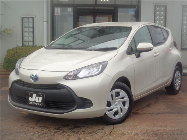 2023 Toyota Aqua X - photo 1 2023 Toyota Aqua X Sedan for sale, Japanese used car export - photo 1 of 30 | GULJI TRADERS