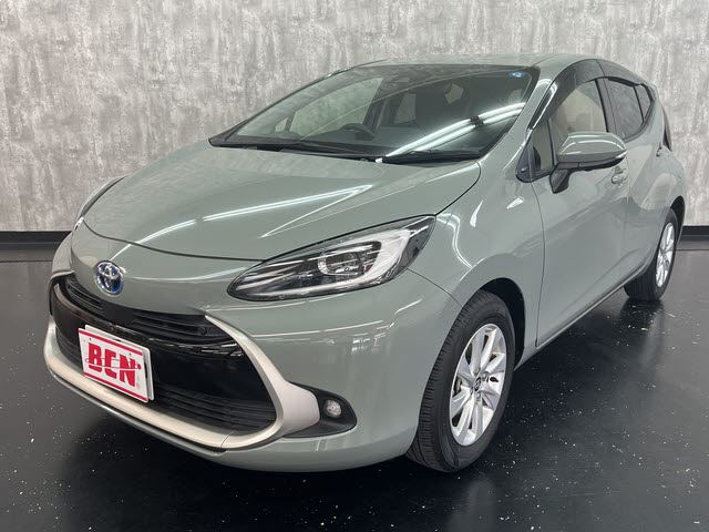 2023 Toyota Aqua - photo 1 2023 Toyota Aqua Sedan for sale, Japanese used car export - photo 1 of 28 | GULJI TRADERS
