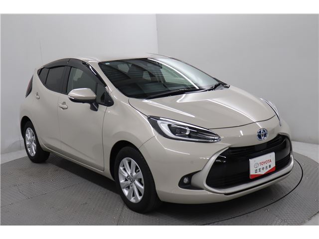 2023 Toyota Aqua Z - photo 1 2023 Toyota Aqua Z Sedan for sale, Japanese used car export - photo 1 of 48 | GULJI TRADERS