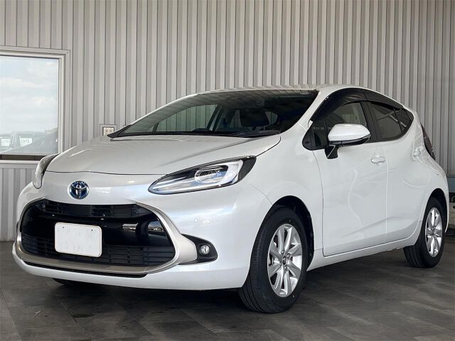 2023 Toyota Aqua Z - photo 1 2023 Toyota Aqua Z Sedan for sale, Japanese used car export - photo 1 of 10 | GULJI TRADERS