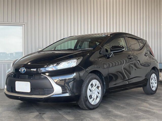 2023 Toyota Aqua G - photo 1 2023 Toyota Aqua G Sedan for sale, Japanese used car export - photo 1 of 10 | GULJI TRADERS