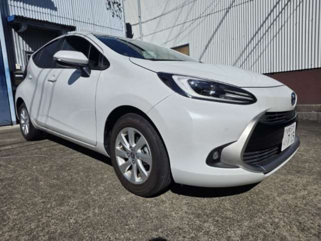2023 Toyota Aqua Z - photo 1 2023 Toyota Aqua Z Sedan for sale, Japanese used car export - photo 1 of 18 | GULJI TRADERS
