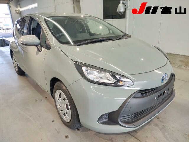 2023 Toyota Aqua X - photo 1 2023 Toyota Aqua X Sedan for sale, Japanese used car export - photo 1 of 6 | GULJI TRADERS