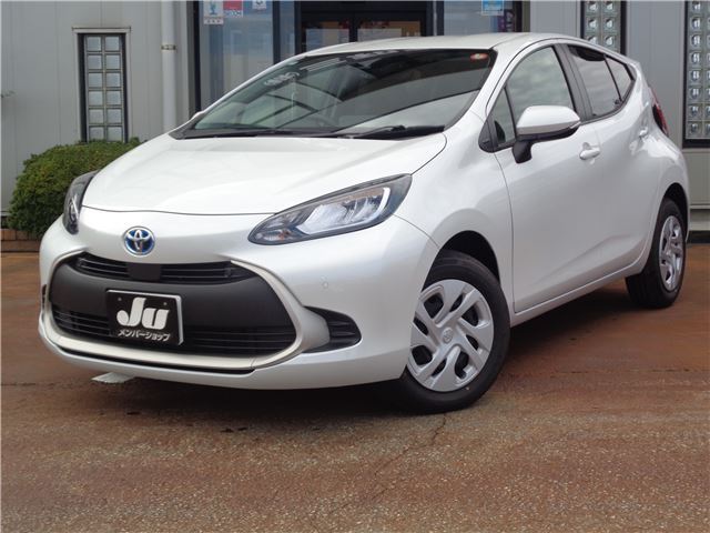 2025 Toyota Aqua G FOUR - photo 1 2025 Toyota Aqua G FOUR Sedan for sale, Japanese used car export - photo 1 of 30 | GULJI TRADERS