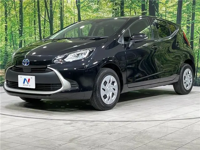 2025 Toyota Aqua G - photo 1 2025 Toyota Aqua G Black Sedan for sale, Japanese used car export - photo 1 of 30 | GULJI TRADERS