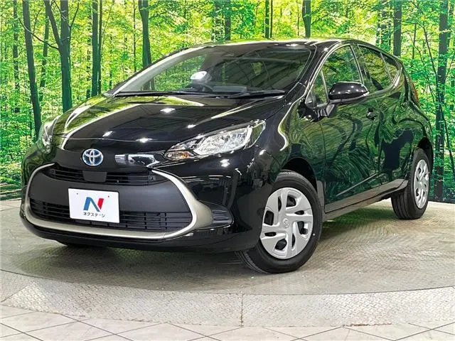 2025 Toyota Aqua G Black Sedan for sale, Japanese used car export - photo 1 of 30 | GULJI TRADERS