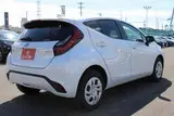 2025 Toyota Aqua 1.5 G E-FOUR 4WD White Sedan for sale, Japanese used car export - photo 11 of 30 | GULJI TRADERS