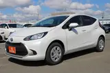 2025 Toyota Aqua 1.5 G E-FOUR 4WD White Sedan for sale, Japanese used car export - photo 15 of 30 | GULJI TRADERS
