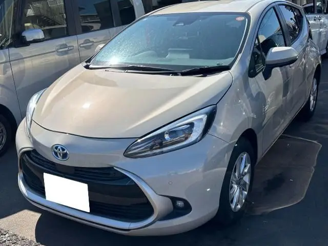 2025 Toyota Aqua 1.5 Z Brown Sedan for sale, Japanese used car export | GULJI TRADERS