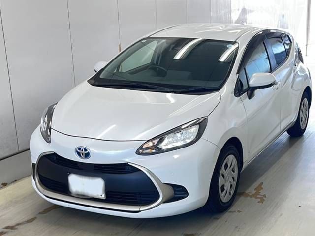 2025 Toyota Aqua G - photo 1 2025 Toyota Aqua G Sedan for sale, Japanese used car export - photo 1 of 3 | GULJI TRADERS