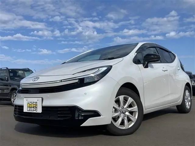 2026 Toyota Aqua Z Pearl Sedan for sale, Japanese used car export - photo 1 of 30 | GULJI TRADERS
