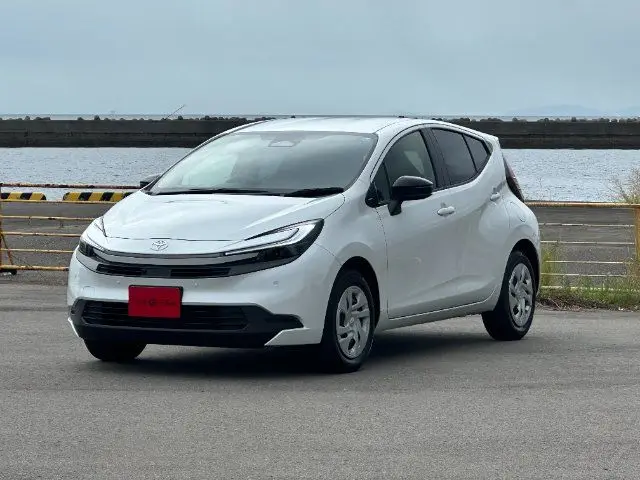 2026 Toyota Aqua 1.5 U Pearl Sedan for sale, Japanese used car export | GULJI TRADERS