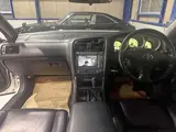 2001 Toyota Aristo 3.0 V300 Vertex Edition Pearl Sedan for sale, Japanese used car export - photo 5 of 9 | GULJI TRADERS