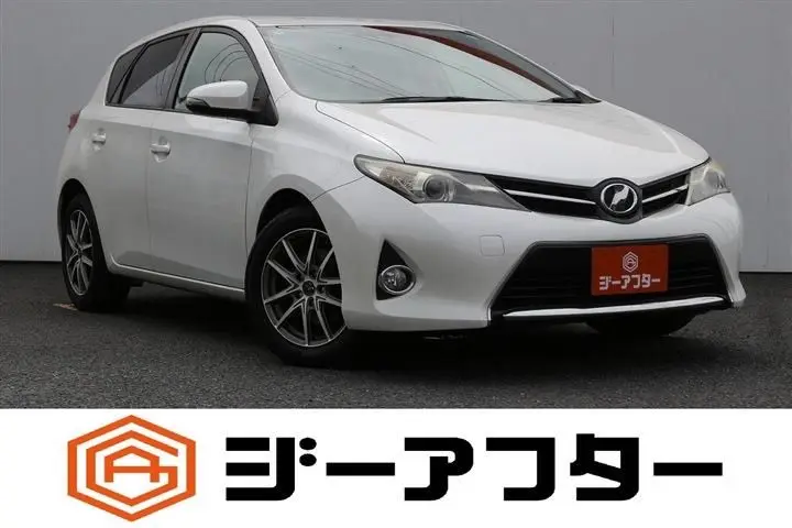 2013 Toyota Auris 1.8 RS S Package Pearl Sedan for sale, Japanese used car export - photo 1 of 30 | GULJI TRADERS